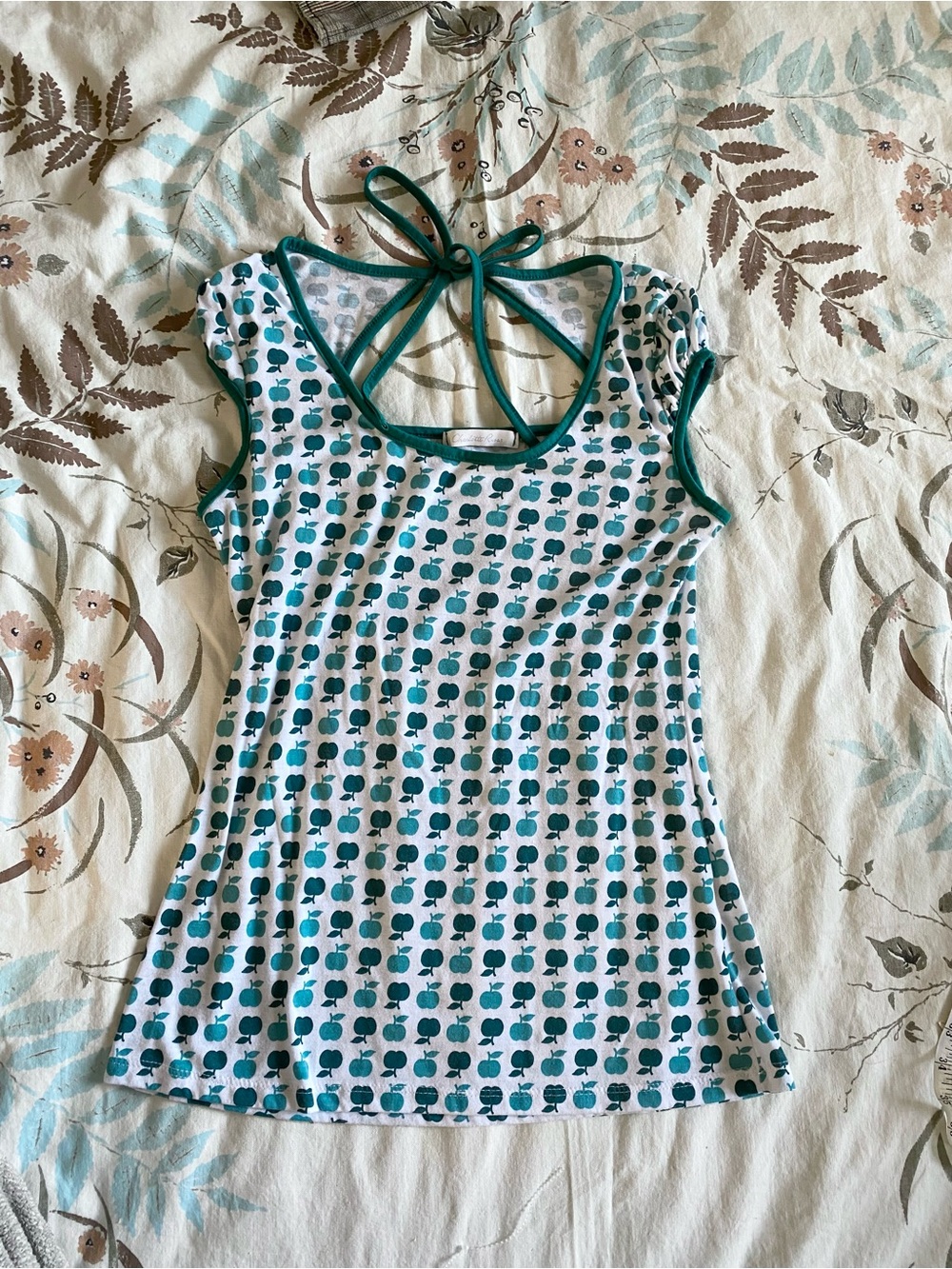 Charlotte Russe turquoise apple print tie back shirt 🍏